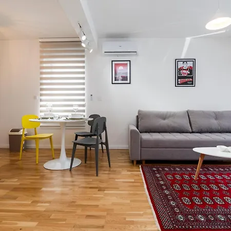 1bdr In Heart Of Old Town *