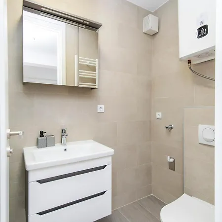 1bdr In Heart Of Old Town